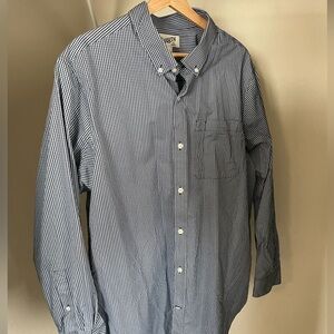 Duluth Trading Wrinklefighter men’s dress shirt